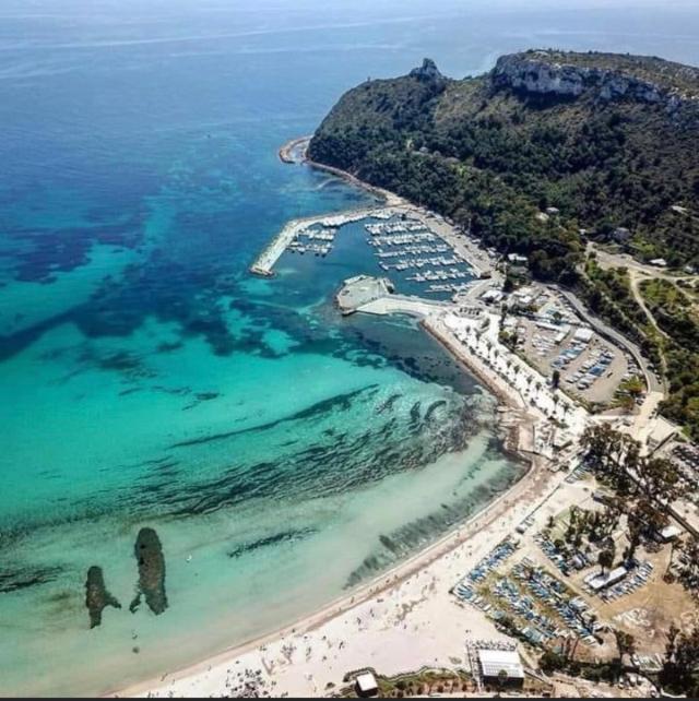 ホテル House Boat R Al Poetto 2 Pax Piu' 1 カリアリ エクステリア 写真